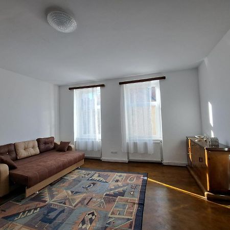 Cozy Apartment In The Heart Of Sibiu Luaran gambar