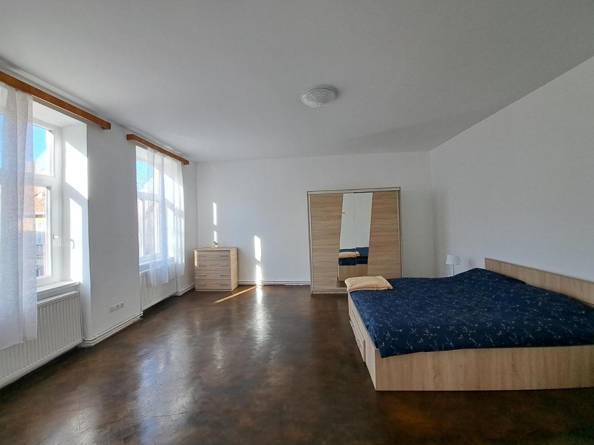 Cozy Apartment In The Heart Of Sibiu Luaran gambar